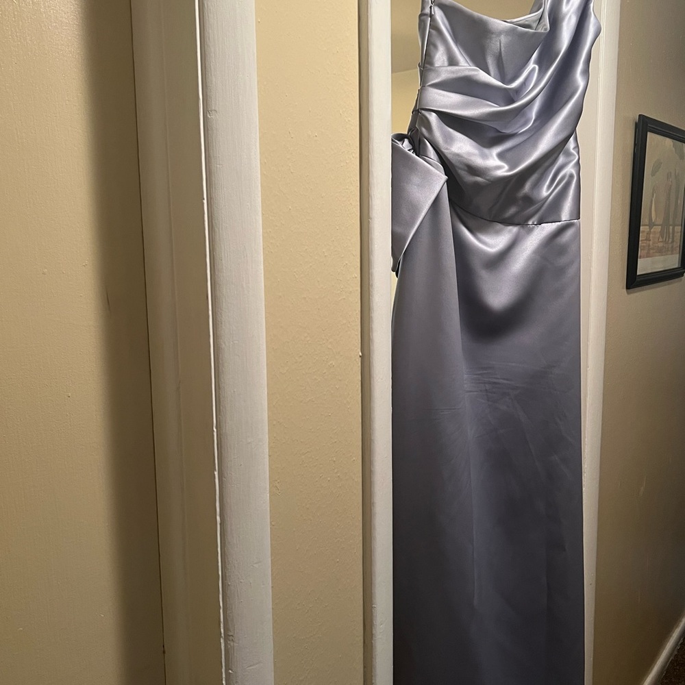 Excellent condition, worn once - Picture 3 of 5